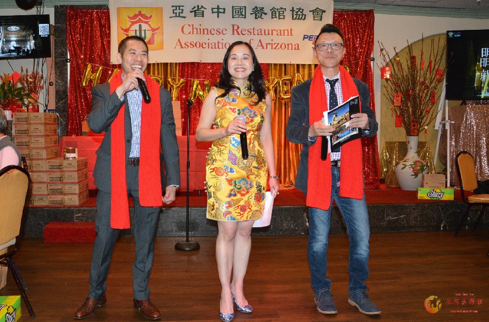 龙运亨通，国泰民安  亚省中餐协会春宴主持人张华芳与本报读者分享喜悦