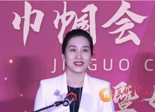 中国驻洛杉矶总领事夫人王薇出席巾帼会第五届换届就职典礼暨母亲节晚会
