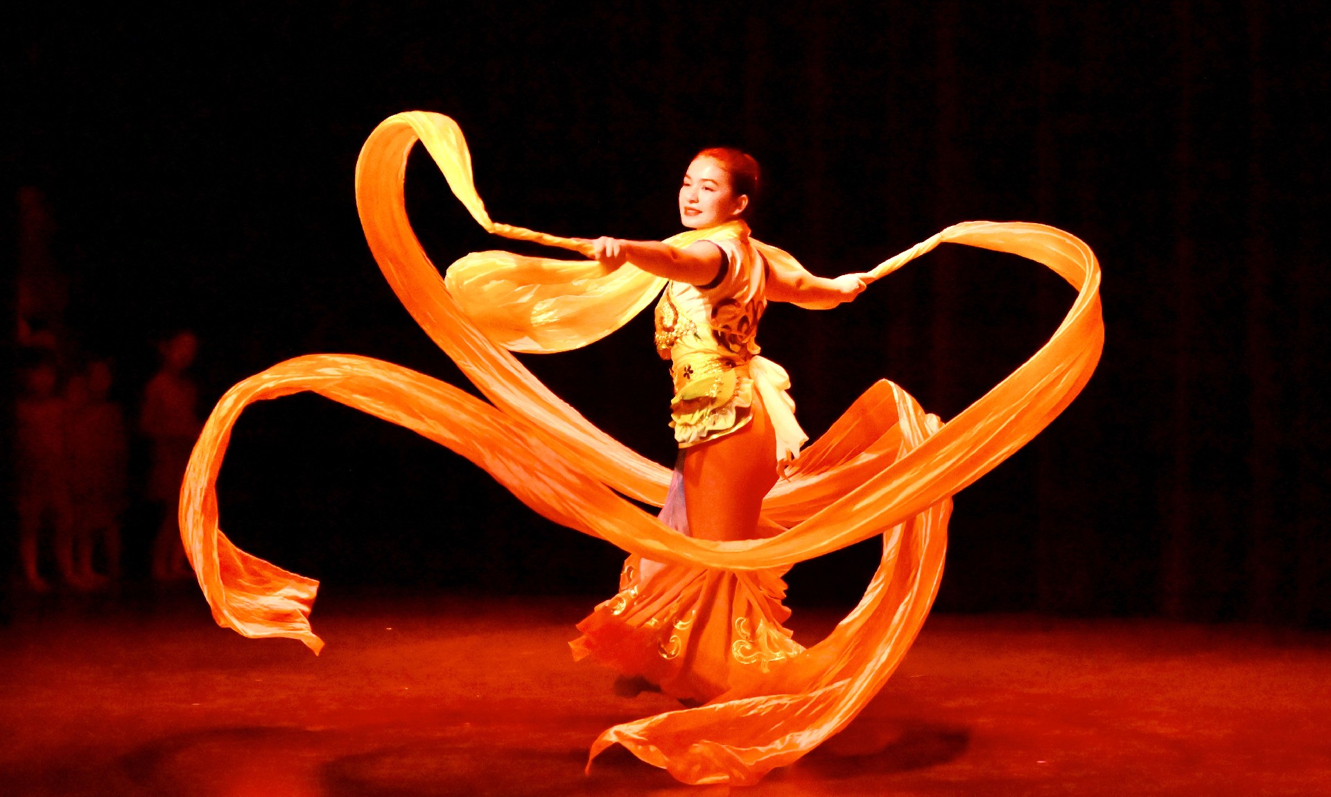 月满中秋，艺韵流光亚省艺术学院中秋舞蹈节圆满成功-亚省侨报